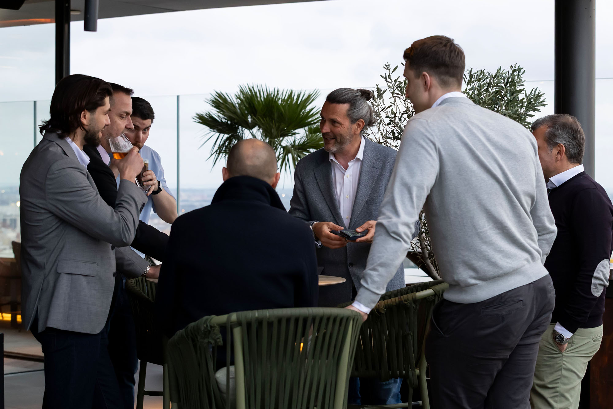 Corporate magician and mentalist performing for an executive audience suitable for Geneva corporate events